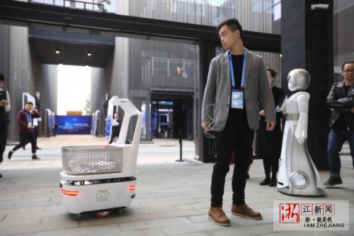 互聯(lián)網(wǎng)新聞機(jī)器人(互聯(lián)網(wǎng)新聞機(jī)器人是什么)