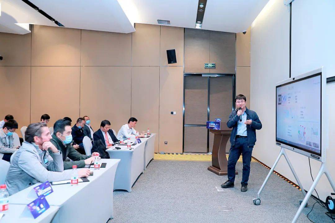 關(guān)于大廠是互聯(lián)網(wǎng)行業(yè)的風(fēng)向標(biāo)的信息