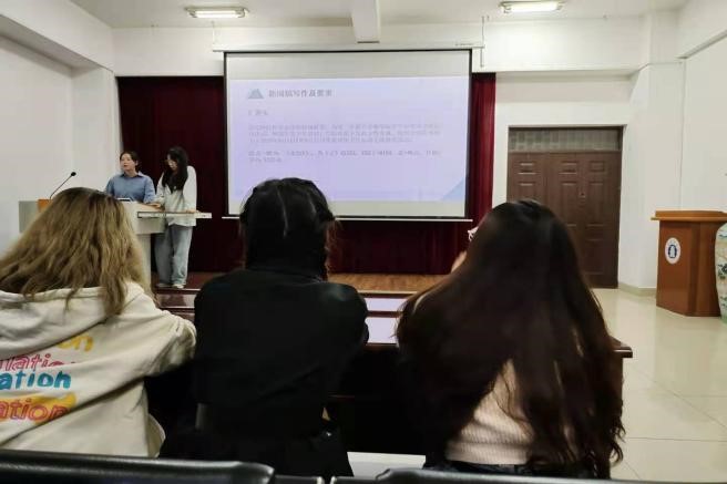 互聯(lián)網(wǎng)培訓(xùn)會(huì)新聞稿(互聯(lián)網(wǎng)+教育培訓(xùn)簡(jiǎn)報(bào))