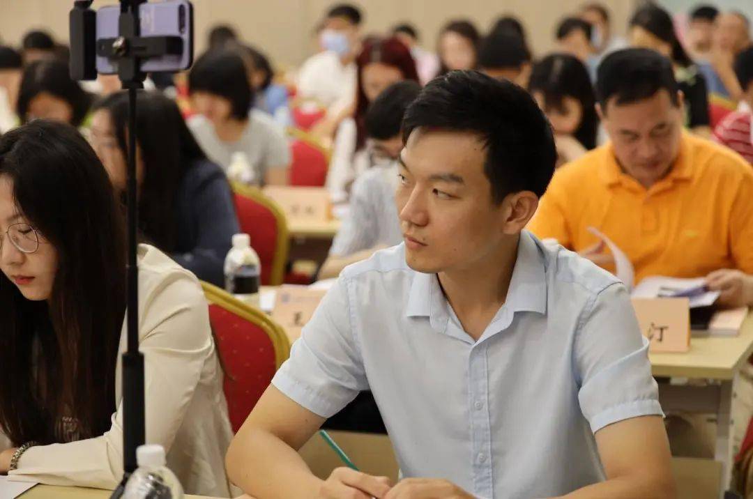 海南互聯(lián)網(wǎng)新聞培訓(xùn)學(xué)校(海南互聯(lián)網(wǎng)新聞培訓(xùn)學(xué)校地址)