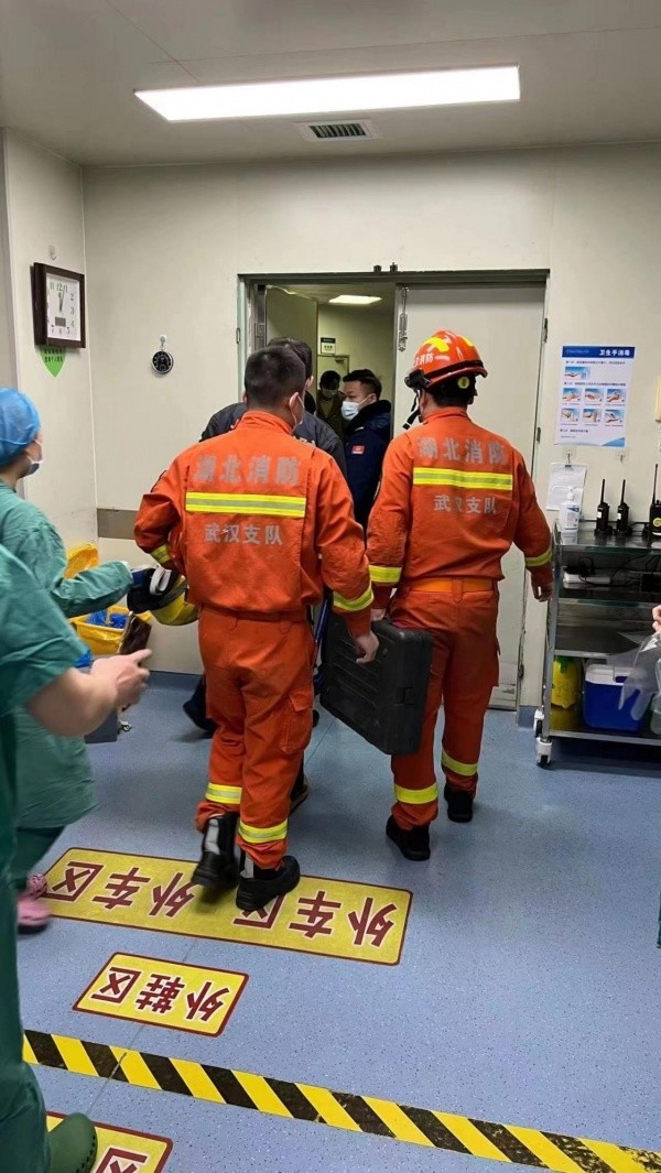 包含詹海濤中國(guó)互聯(lián)網(wǎng)新聞中心的詞條