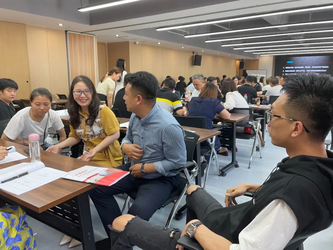 互聯(lián)網(wǎng)商學(xué)院最新消息(有沒有互聯(lián)網(wǎng)商學(xué)院培訓(xùn))