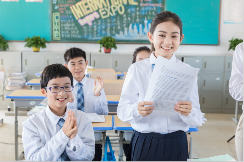 初中生如何評價互聯(lián)網(wǎng)新聞(作為一名中學(xué)生應(yīng)該如何正確對待互聯(lián)網(wǎng))