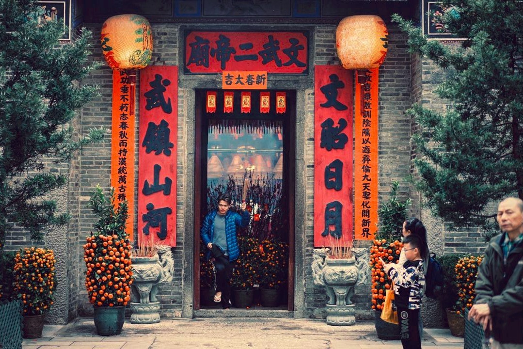 互聯(lián)網(wǎng)催生新年俗新聞(互聯(lián)網(wǎng)催生出的社會(huì)現(xiàn)象作文)