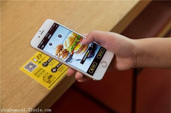 正規(guī)餐飲小程序開發(fā)外包(餐飲小程序平臺都需要什么資質(zhì))